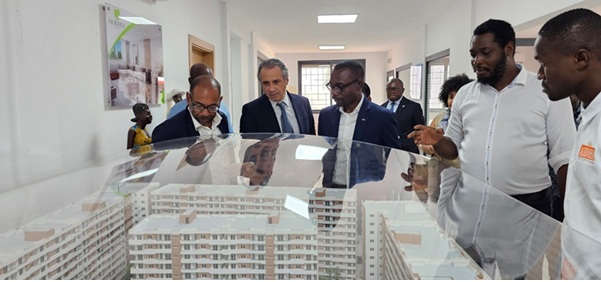 Logement social au Gabon : le Ministre de l’Habitat évalue le modèle ADDOHA en Côte d’Ivoire