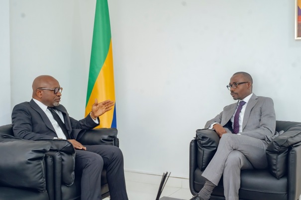 Le Ministre Mays MOUISSI explore des solutions de financement avec Ecobank Gabon